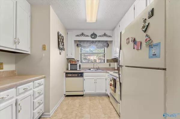 2223 Colony Drive SW, Huntsville, AL 35802