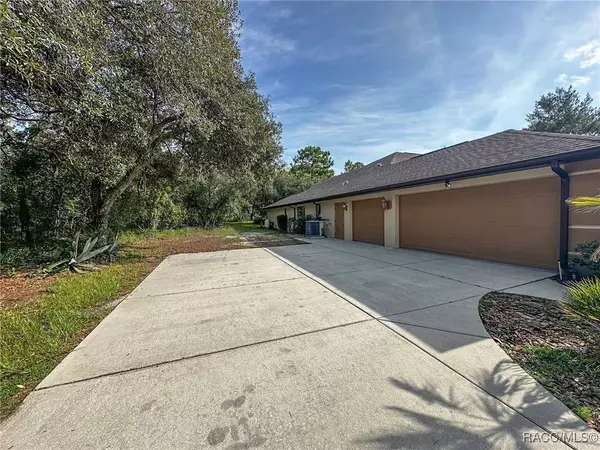 3573 W Promontory DR, Beverly Hills, FL 34465