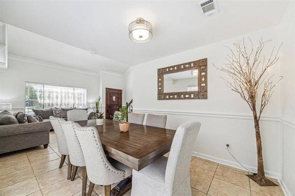 15318 Beechnut ST, Houston, TX 77083