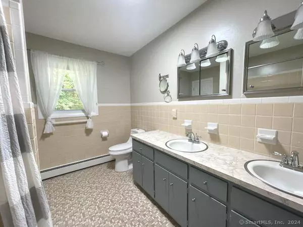 5 Nugget Hill Drive, Ledyard, CT 06335