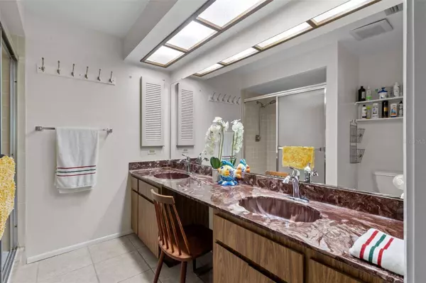 899 CLELAND CT #D, Palm Harbor, FL 34684