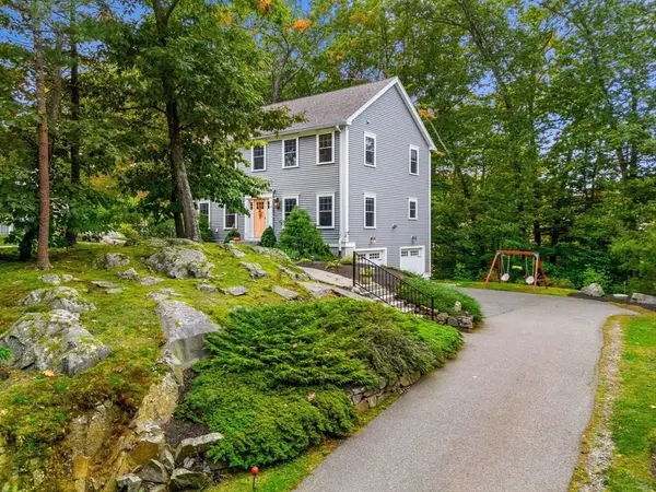 22 Old Merrill St, Amesbury, MA 01913