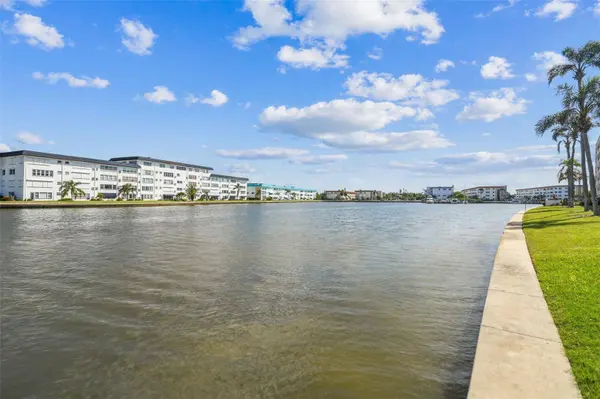 6075 SHORE BLVD S #615, Gulfport, FL 33707