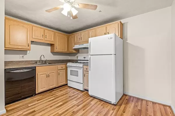 16 Kenmar Dr #136, Billerica, MA 01821