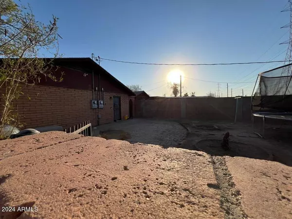 4006 W HADLEY Street, Phoenix, AZ 85009