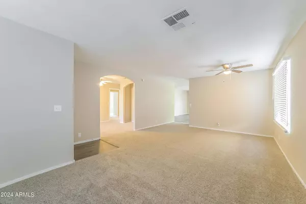 8764 W TUCKEY Lane, Glendale, AZ 85305