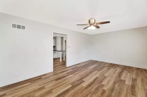 133 Van Arsdale Ave, Haysville, KS 67060