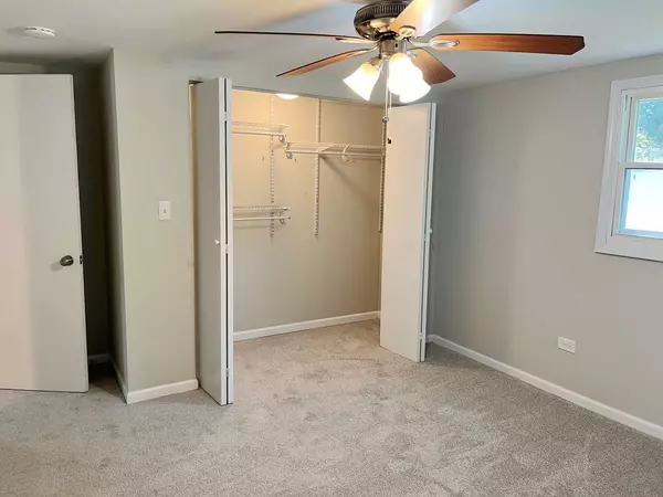 915 Hammond Avenue, Aurora, IL 60506