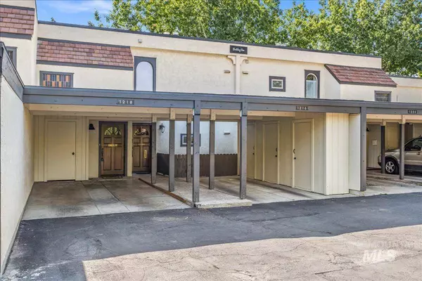 1218 N Camelot, Boise, ID 83704