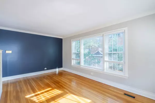 311 S Plum Grove RD, Palatine, IL 60067