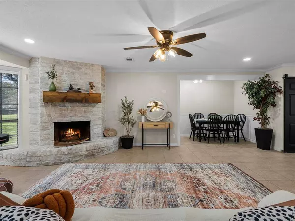 5018 Wickwillow LN, Alvin, TX 77511