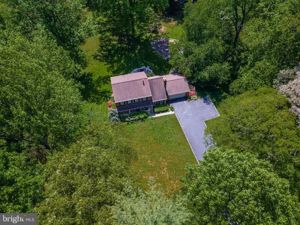 5725 SMOKE RISE LN, Fairfax Station, VA 22039