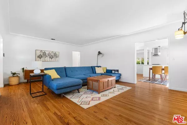 5752 Vesper Ave, Van Nuys, CA 91411