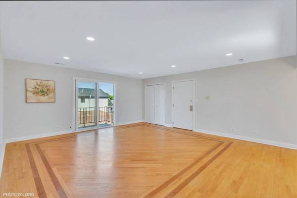 3207 N Pontiac AVE #3W, Chicago, IL 60634