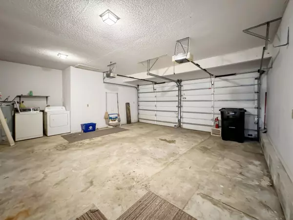 591 SE Crosspoint DR, Port Saint Lucie, FL 34983