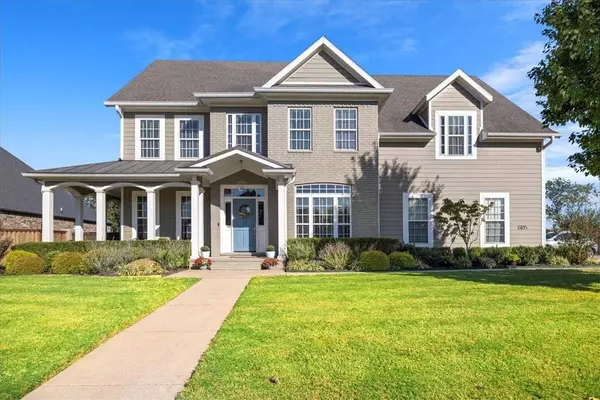 6105 S 26th St, Rogers, AR 72758