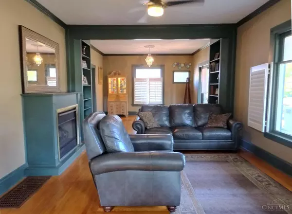 155 Broadway St, Batavia, OH 45103