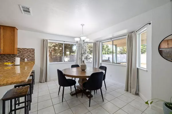 5615 E Hamilton Avenue, Fresno, CA 93727