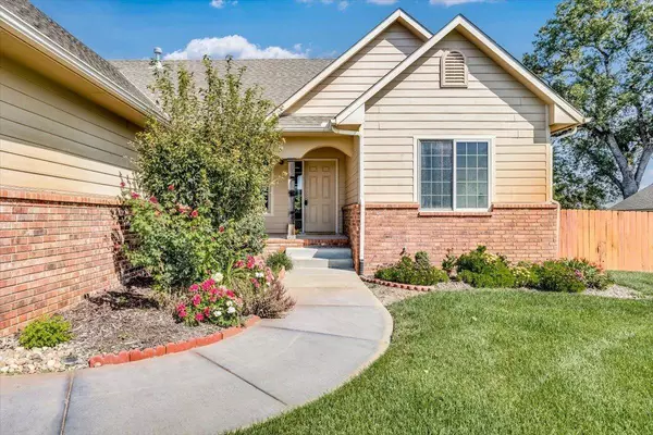 7104 S Kansas St, Haysville, KS 67060