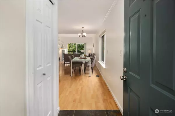 1524 Cherrylane PL S, Seattle, WA 98144