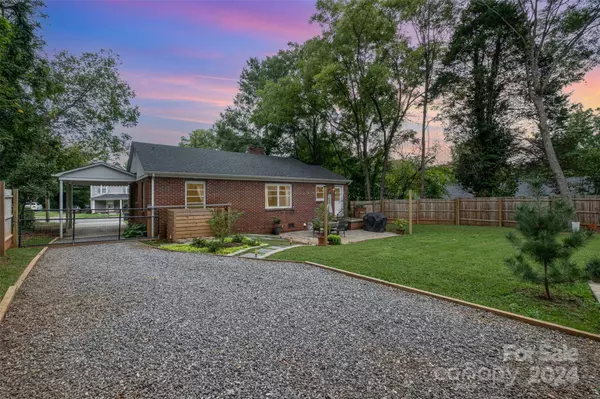 532 Stockton ST, Statesville, NC 28677