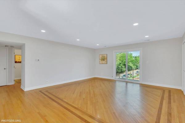 3207 N Pontiac AVE #3W, Chicago, IL 60634