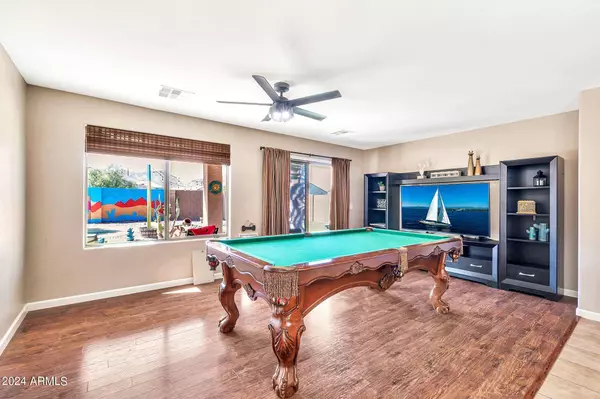 32854 N QUAIL Avenue, San Tan Valley, AZ 85144