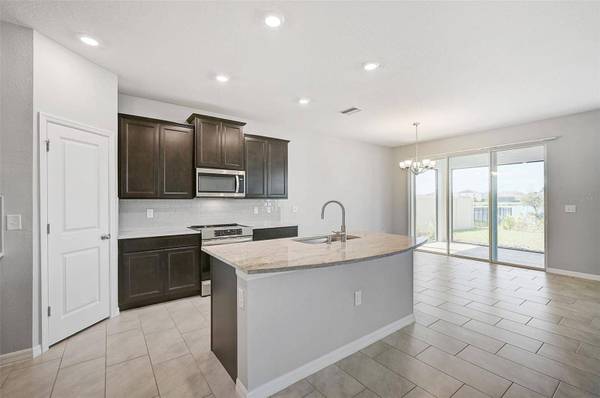 12621 PROMENADE EST, Sarasota, FL 34238