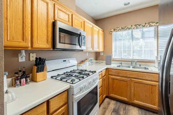 837 Gazebo LN, Galt, CA 95632