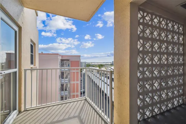 6075 SHORE BLVD S #615, Gulfport, FL 33707