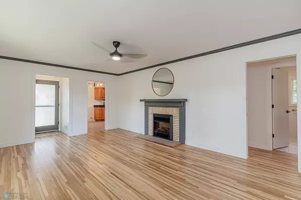 1743 10th ST S, Fargo, ND 58103