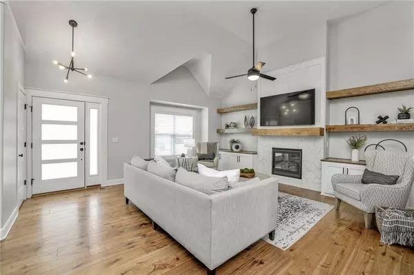 1308 NW 94th ST, Kansas City, MO 64155