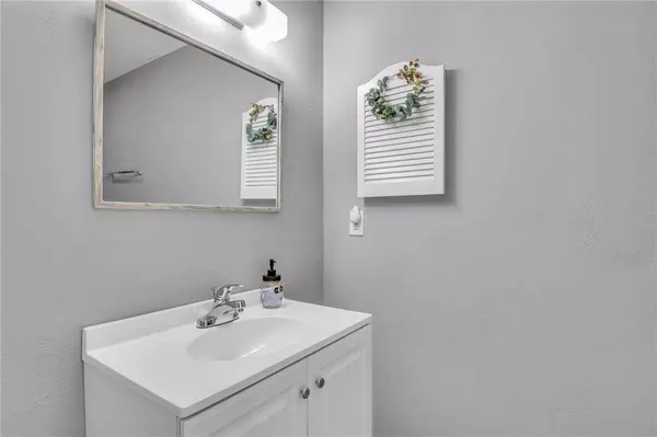 11247 Calico DR, Kansas City, MO 64137