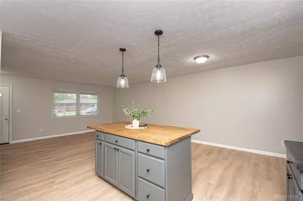 421 Redbud Lane, Xenia, OH 45385