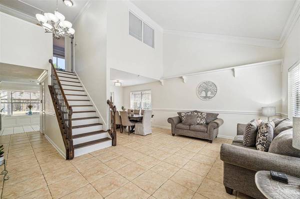 15318 Beechnut ST, Houston, TX 77083