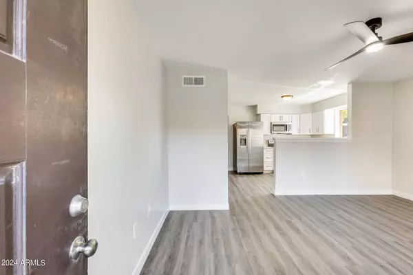 3337 W GOLDEN Lane, Phoenix, AZ 85051