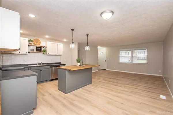 421 Redbud Lane, Xenia, OH 45385