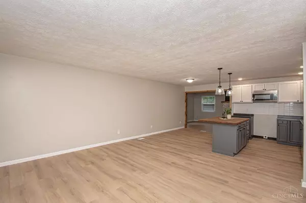 421 Redbud Ln, Xenia, OH 45485