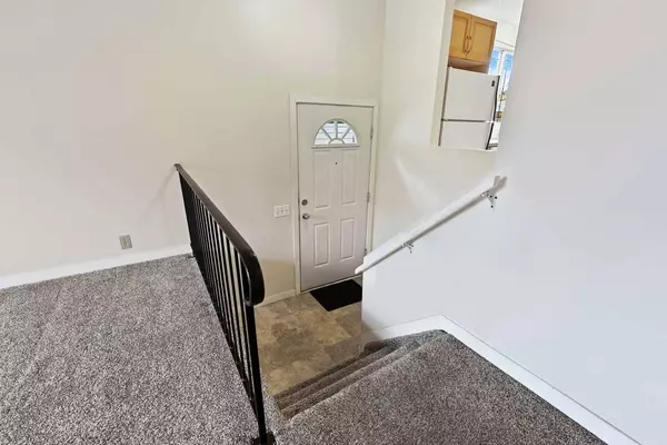 5A Radcliffe CRES SE, Calgary, AB T2A 6A9