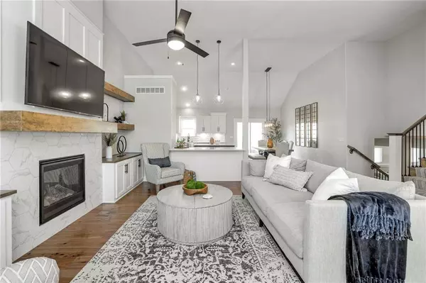 1308 NW 94th ST, Kansas City, MO 64155