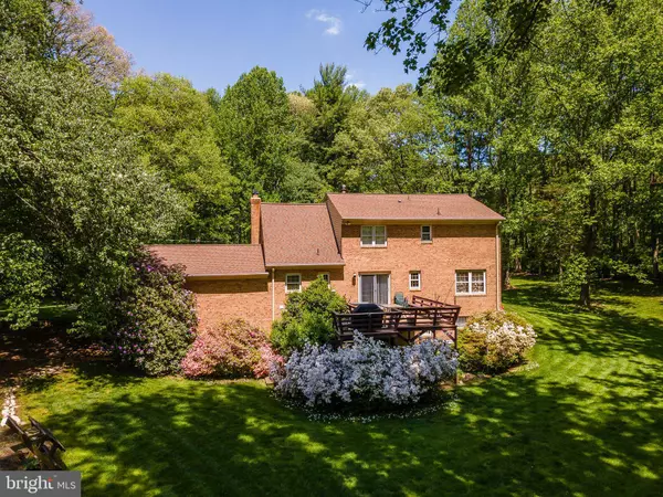 5725 SMOKE RISE LN, Fairfax Station, VA 22039