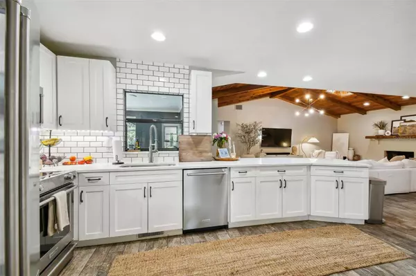 3202 HEATHERBROOK WAY, Tampa, FL 33618