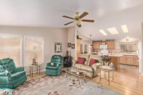 2400 E BASELINE Avenue #129, Apache Junction, AZ 85119