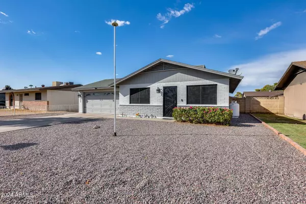 566 W EDGEWOOD Avenue, Mesa, AZ 85210