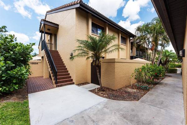 5656 ASHTON LAKE DR #5656, Sarasota, FL 34231