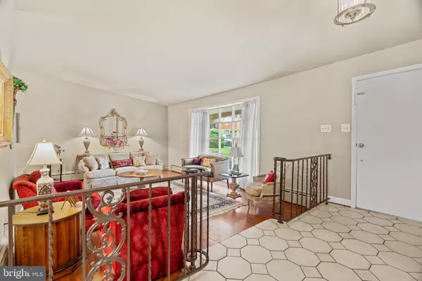 7108 PONY TRAIL LN, Hyattsville, MD 20782