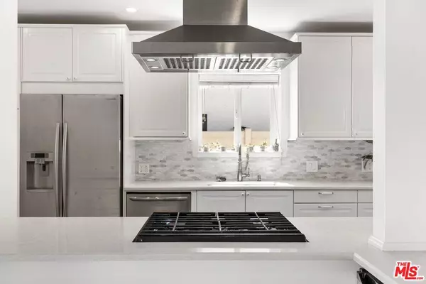 5752 Vesper Ave, Van Nuys, CA 91411