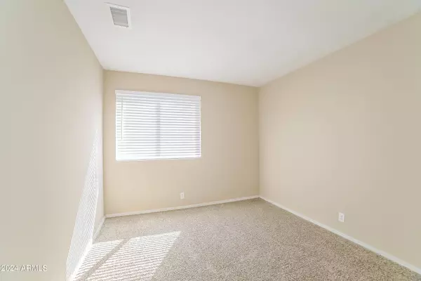 8764 W TUCKEY Lane, Glendale, AZ 85305