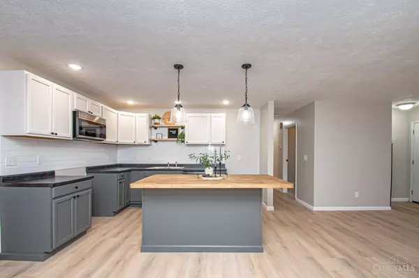 421 Redbud Ln, Xenia, OH 45485