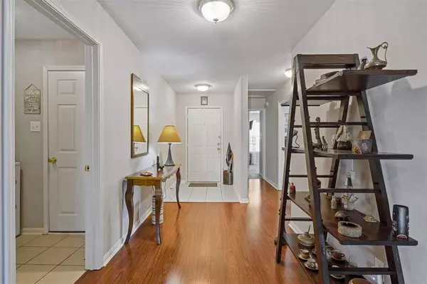 2606 Shark CIR, Texas City, TX 77591